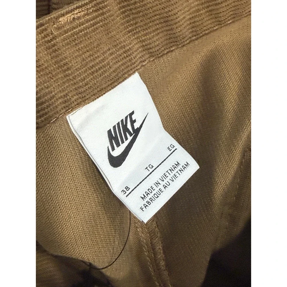 Nike Sportswear Club Woven Cargo Shorts Khaki HV0899-235 Mens Size 38 NWT